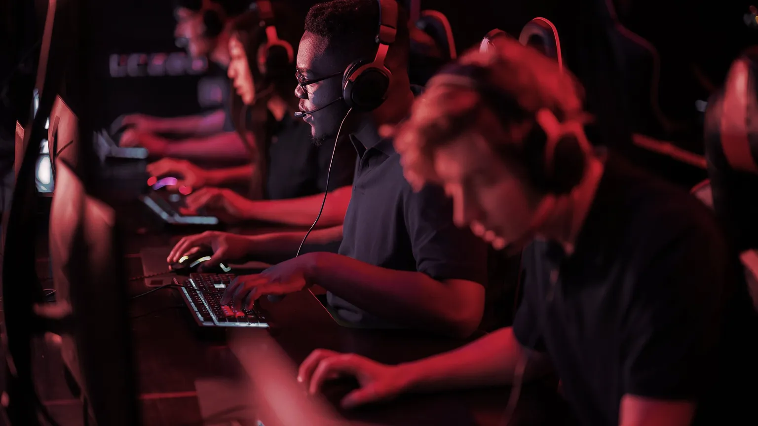 /img/Esports-shutterstock.webp